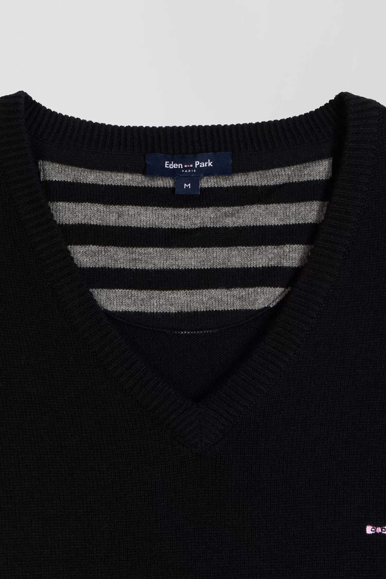 Eden Park Regular black wool and cotton V-neck jumper with striped details< Sweaters
