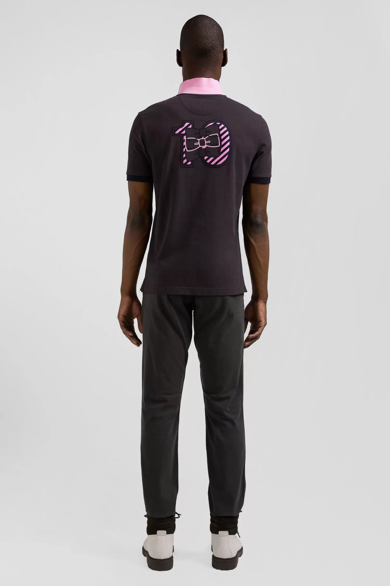 Eden Park Regular brown short-sleeved cotton piqué polo shirt with striped embroidery< Polos