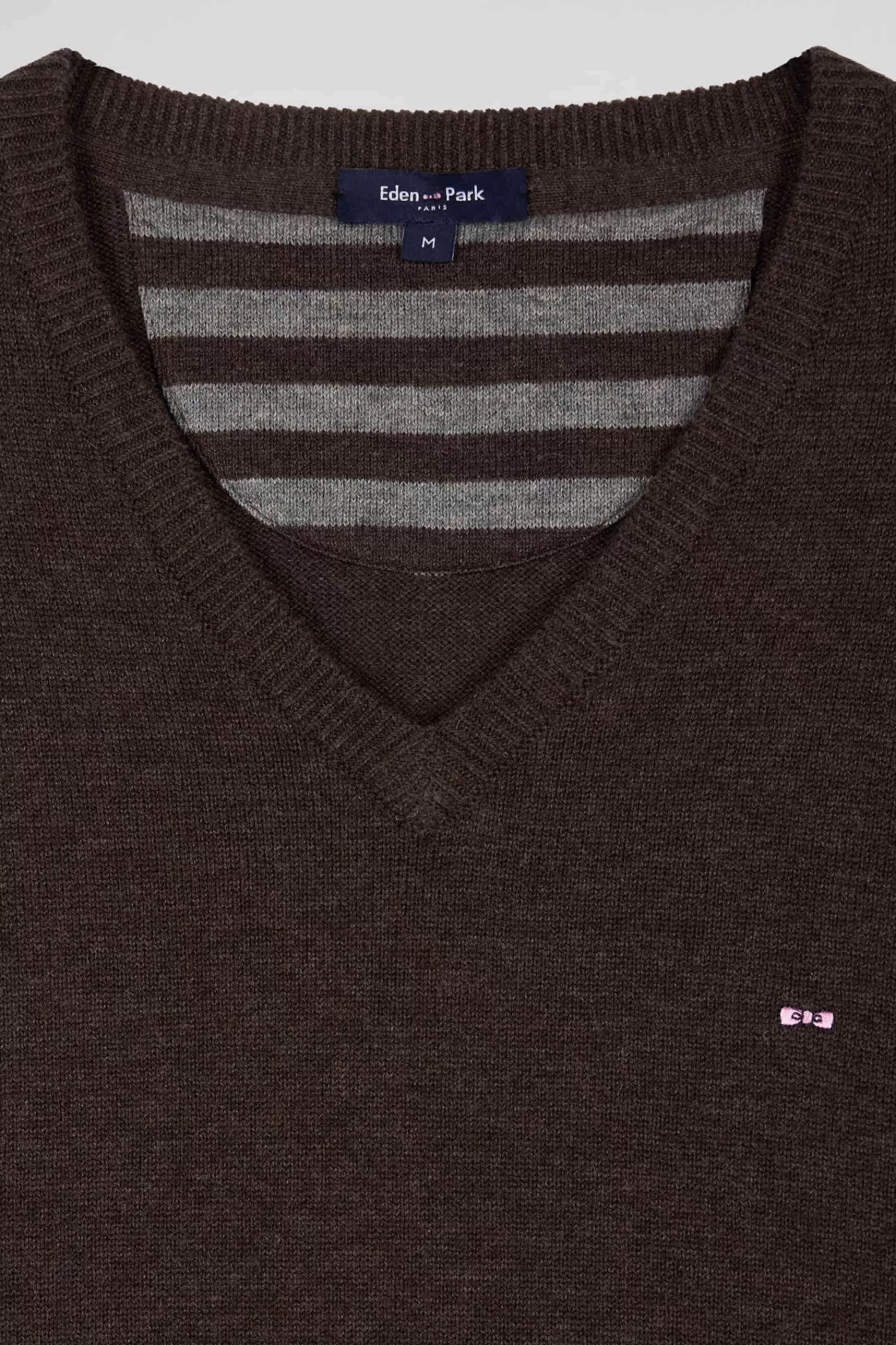 Eden Park Regular brown wool and cotton V-neck jumper with striped details< Sweaters