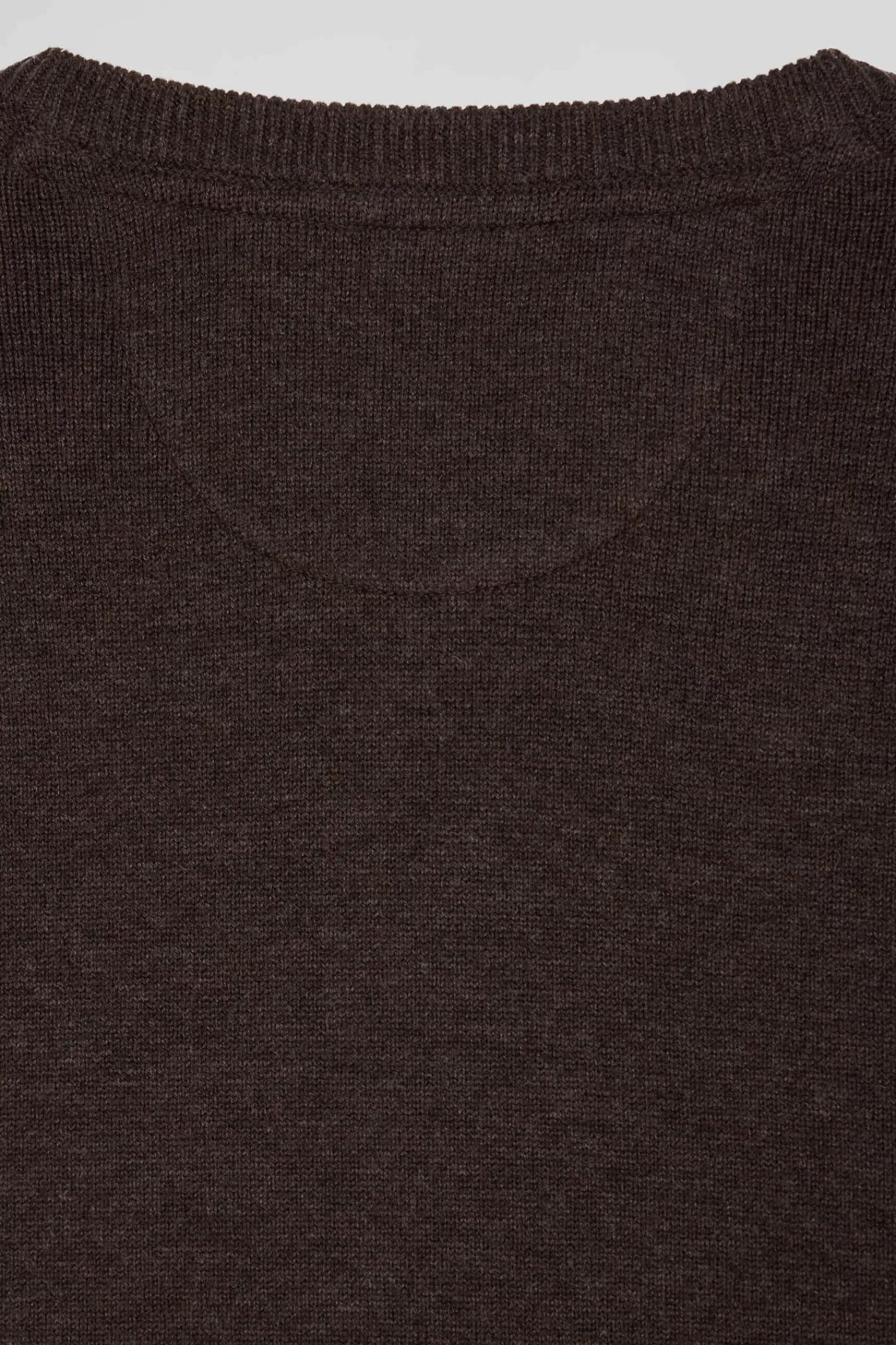 Eden Park Regular brown wool and cotton V-neck jumper with striped details< Sweaters