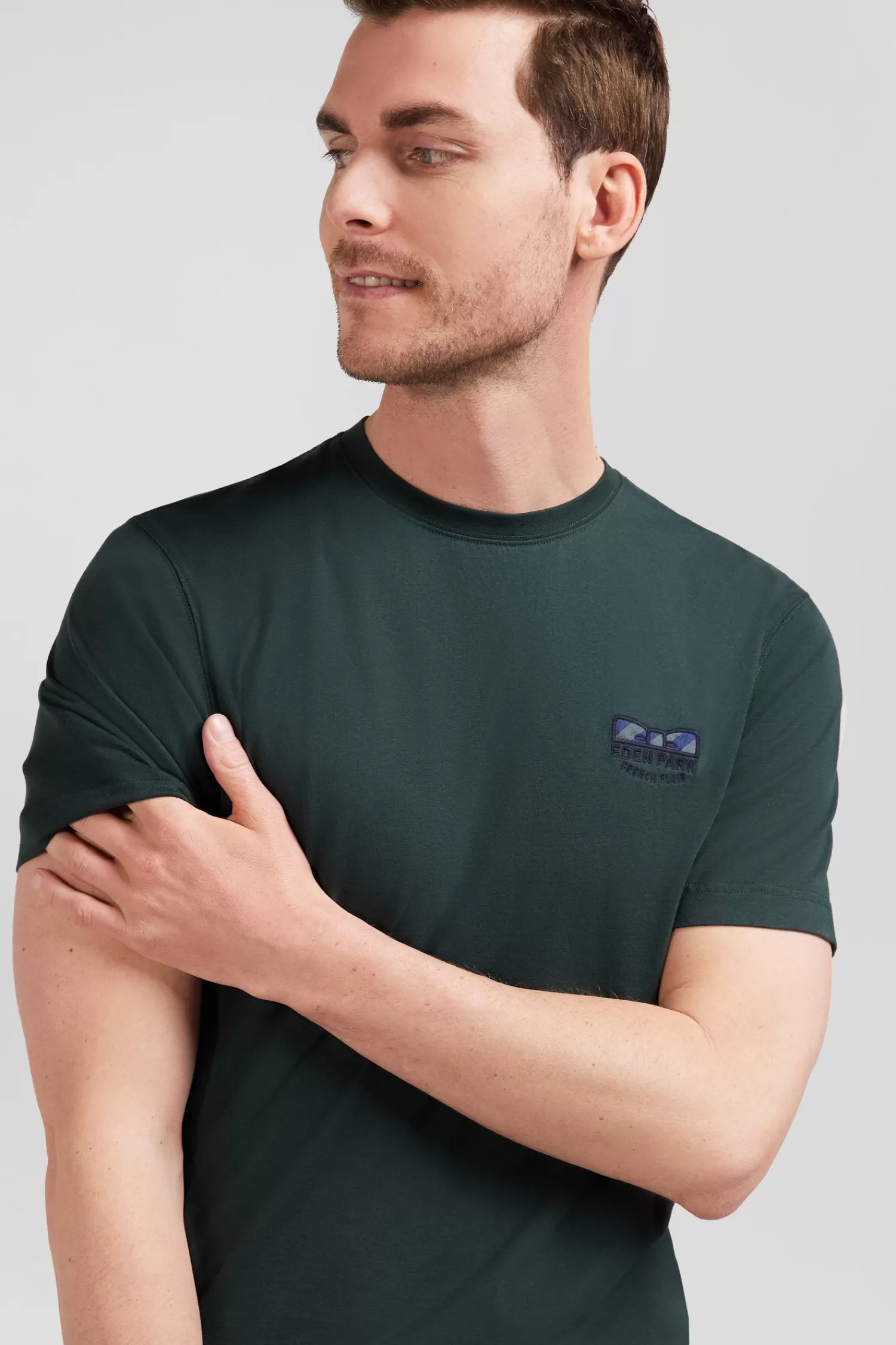Eden Park Regular green short-sleeved cotton T-shirt with tie patchwork emblem< T-shirts