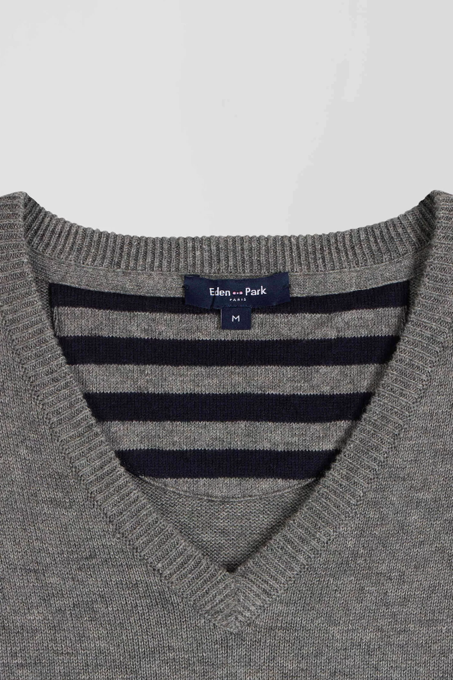 Eden Park Regular grey wool and cotton V-neck jumper with striped details< Sweaters