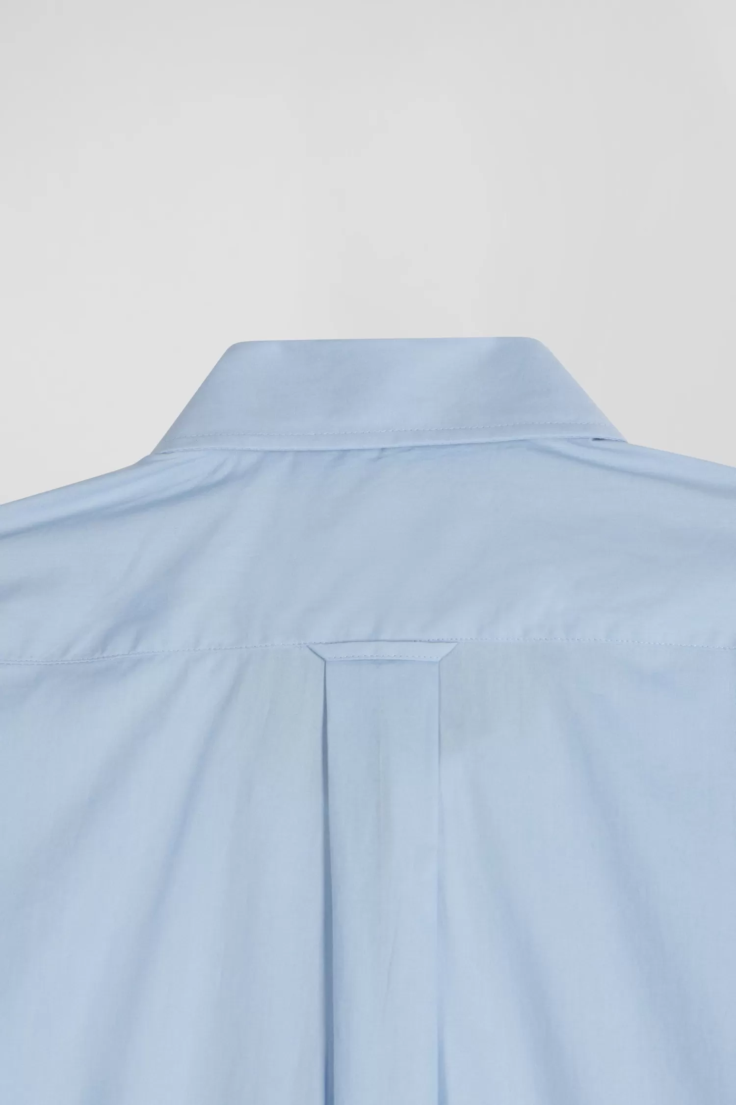 Eden Park Regular sky blue cotton poplin shirt with button-down collar and printed elbow patches< Shirts