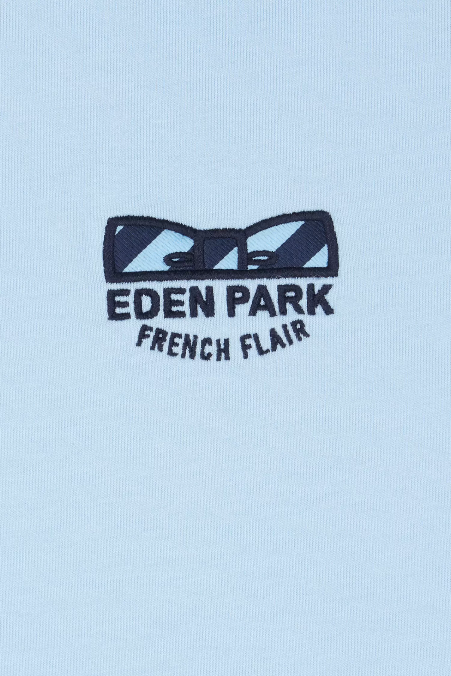 Eden Park Regular sky blue short-sleeved cotton T-shirt with tie patchwork emblem< T-shirts