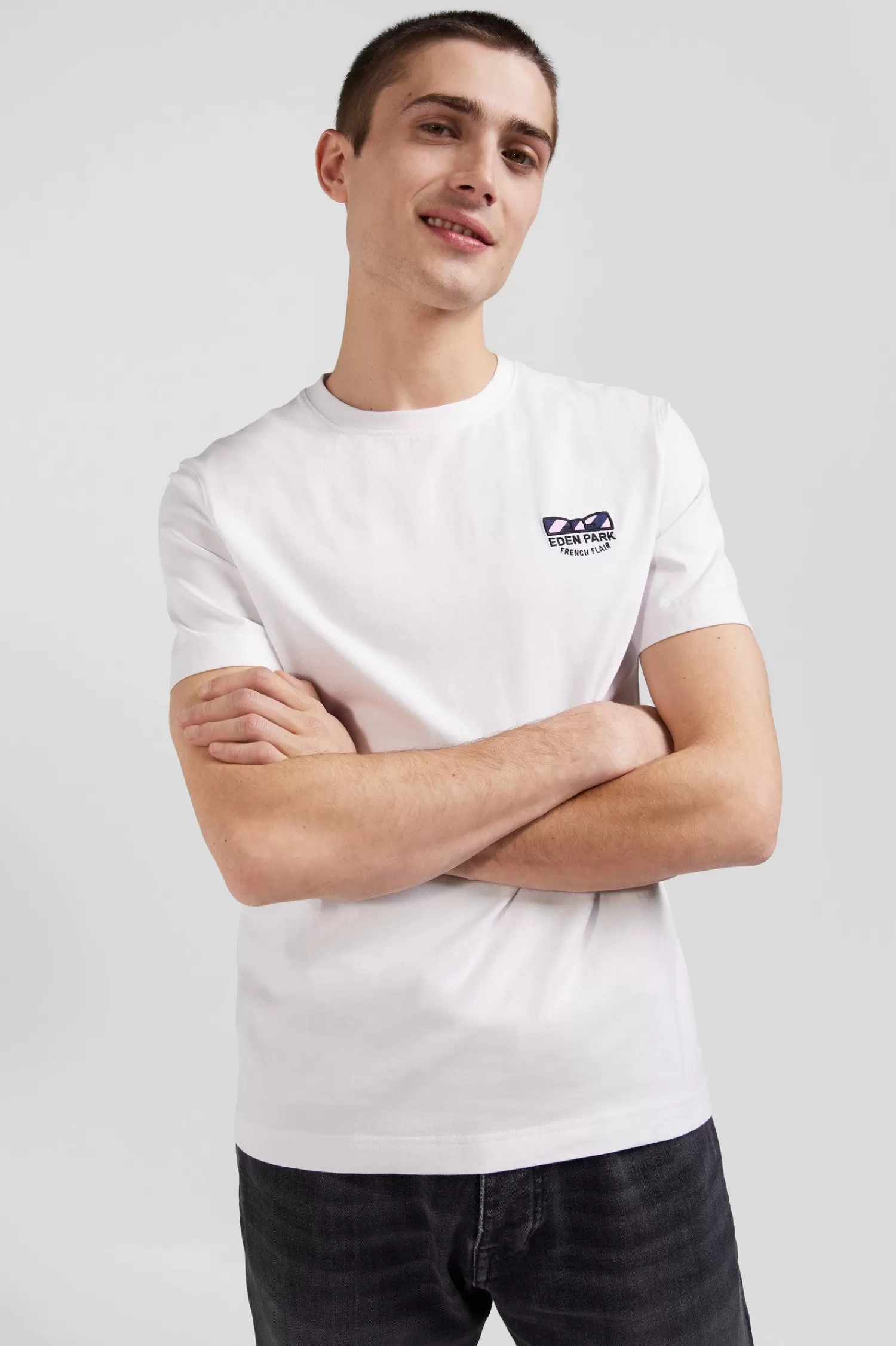Eden Park Regular white short-sleeved cotton T-shirt with tie patchwork emblem< T-shirts