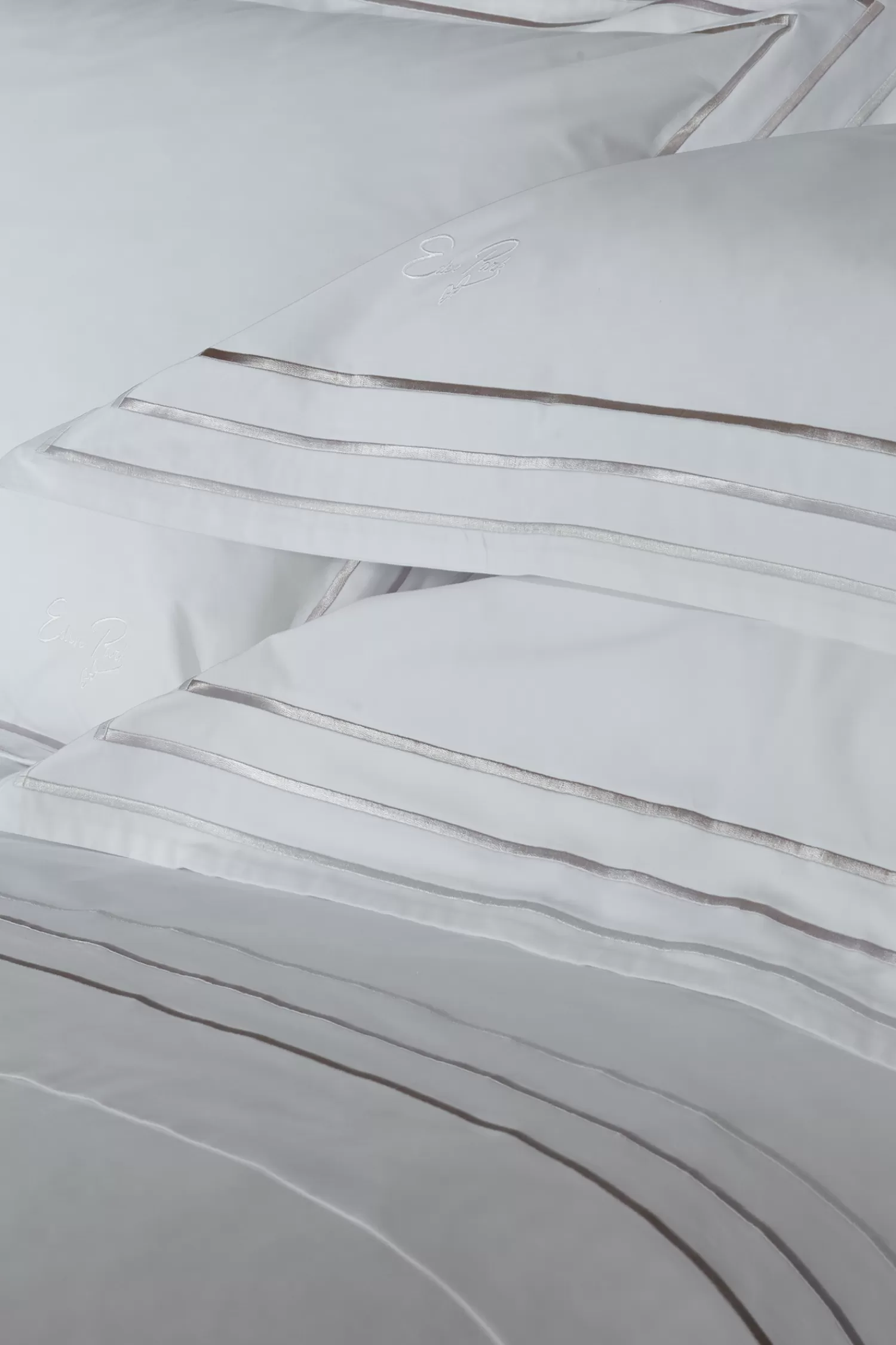 Eden Park 2 taies d'oreiller carrés blanc et argenté - Avec toi et les bleus< Pillowcases